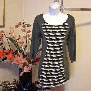 NWT Zoe Women's Gray Black White Patchwork Design Blouse ¾ Sleeve Top Size 8 M